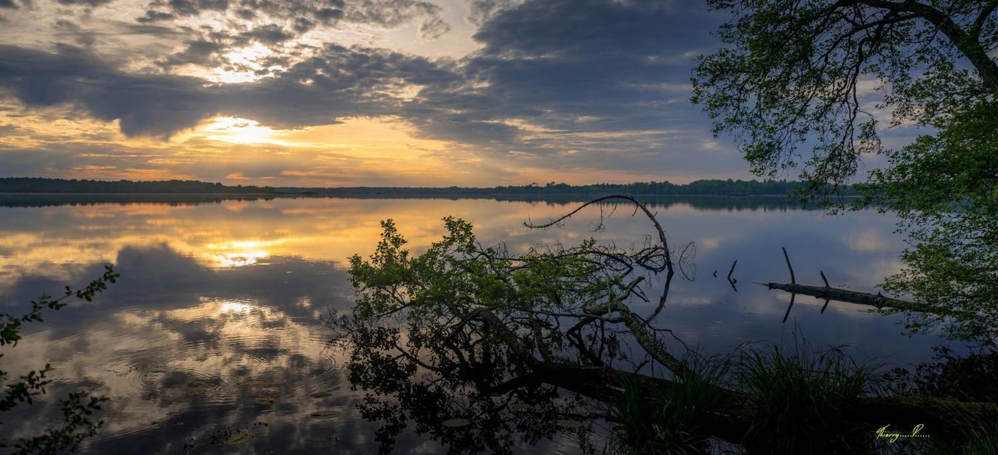 Vk Lake Aureilhan  Eksteriør billede